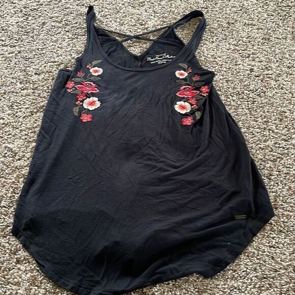 Hollister embroidered tank  - Picture 1 of 3
